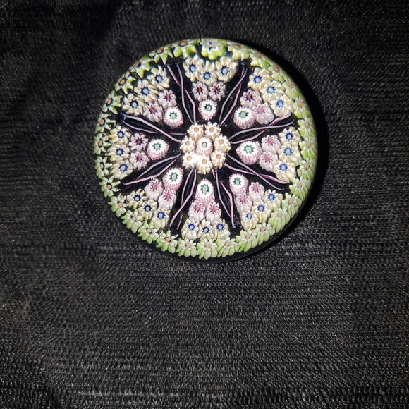 Perthshire Exquisite .millifiori  Glass Art Paperweight - Picture 4 of 11